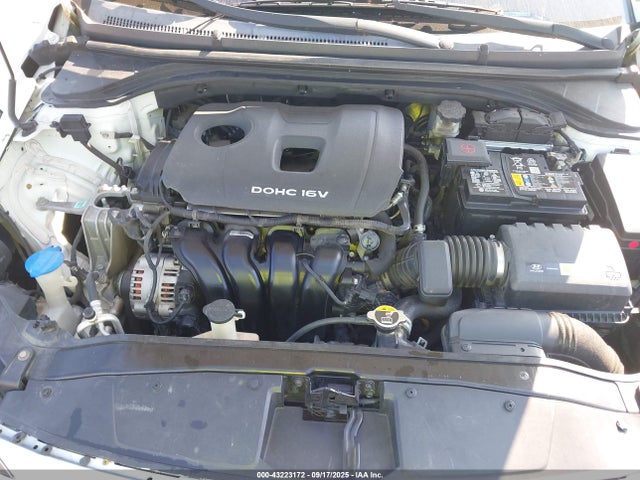 Hyundai Elantra 2017 5NPD74LF1HH162268 Image 10