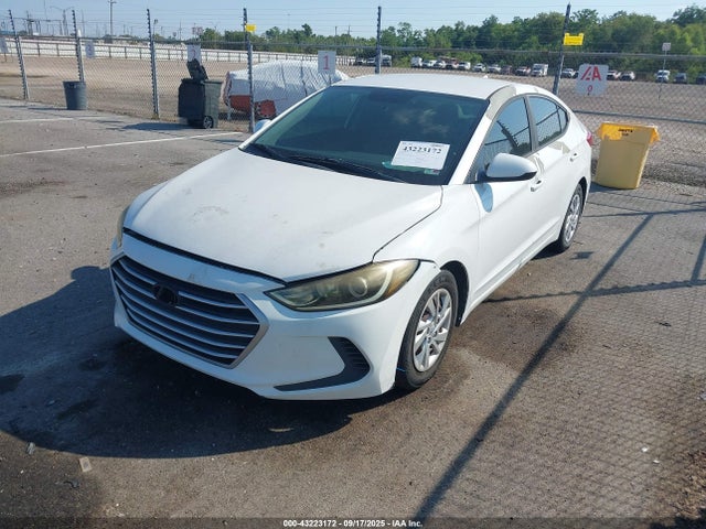 Hyundai Elantra 2017 5NPD74LF1HH162268 Image 2