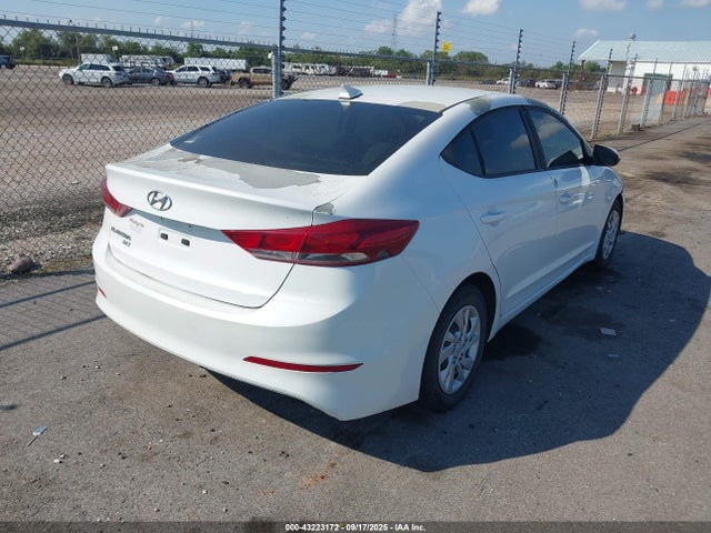 Hyundai Elantra 2017 5NPD74LF1HH162268 Image 4