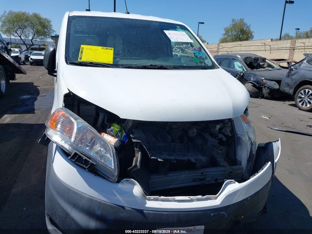 3N6CM0KN3HK711218 Nissan 2017
