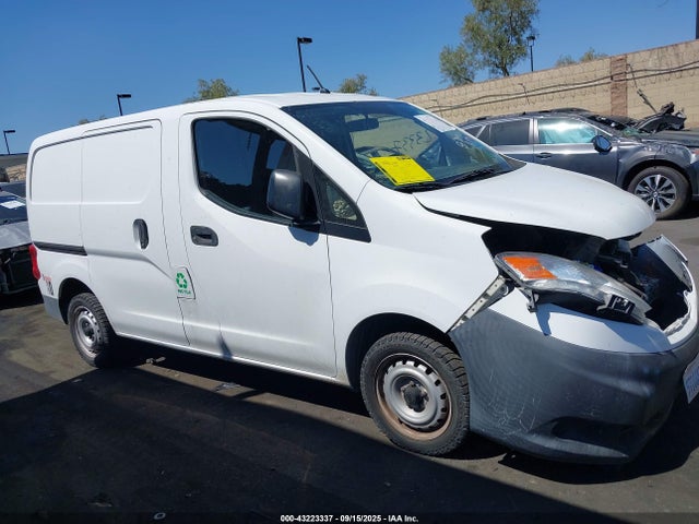 3N6CM0KN3HK711218 Nissan 2017