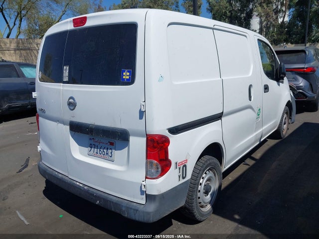 3N6CM0KN3HK711218 Nissan 2017