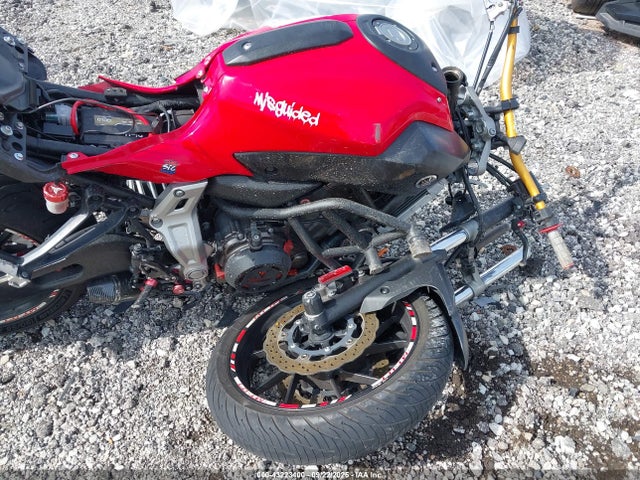 Yamaha FZ07 2015 JYARM06E1FA000098 Image 15