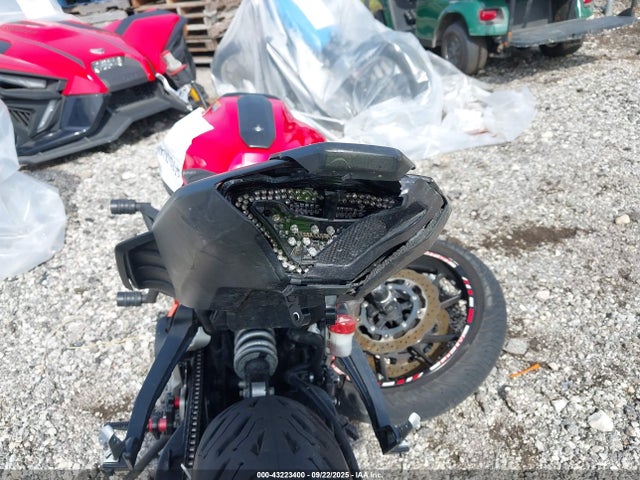 Yamaha FZ07 2015 JYARM06E1FA000098 Image 17