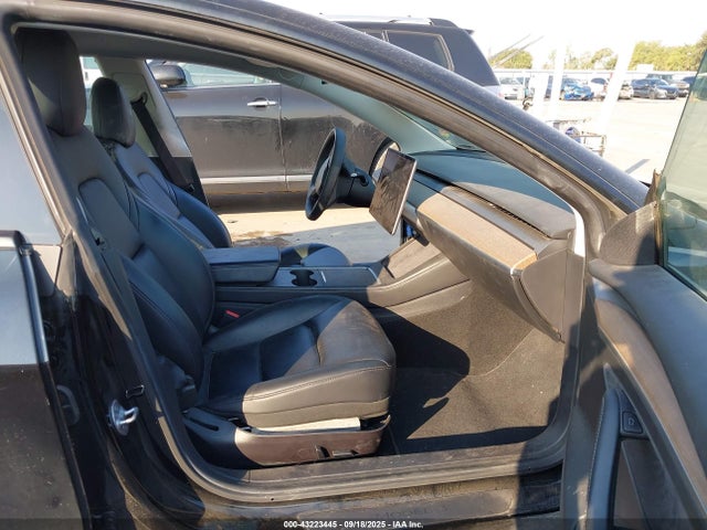 2021 TESLA MODEL 3 5YJ3E1EA7MF996720 Photo 4