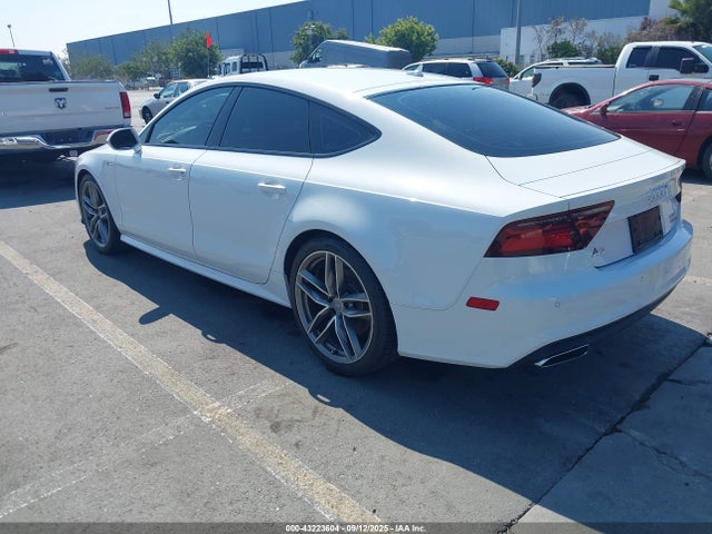 2016 AUDI A7 WAUWGAFC7GN110910 Photo 2