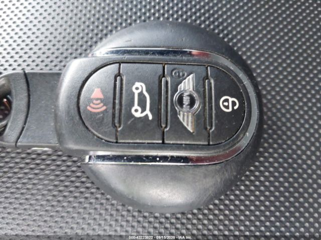 2017 MINI COUNTRYMAN WMZYT5C31H3D78886 Photo 10