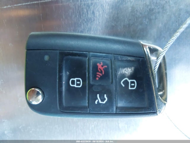 3VV3B7AX2KM127765 Volkswagen Tiguan