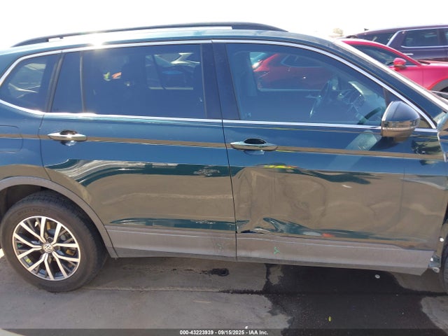 3VV3B7AX2KM127765 Volkswagen Tiguan