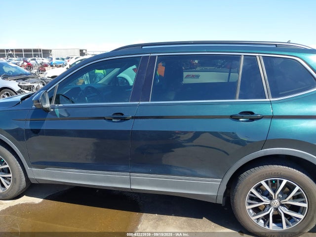 3VV3B7AX2KM127765 Volkswagen Tiguan