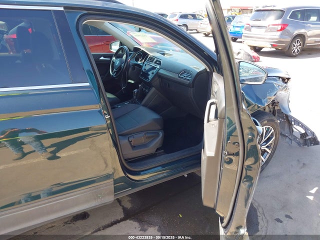 3VV3B7AX2KM127765 Volkswagen Tiguan