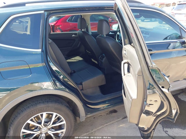 3VV3B7AX2KM127765 Volkswagen Tiguan