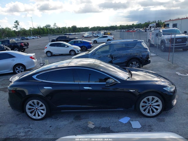 Tesla 2014 2014 5YJSA1H17EFP63795 Image 13