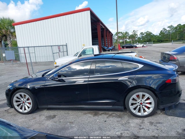 Tesla 2014 2014 5YJSA1H17EFP63795 Image 14