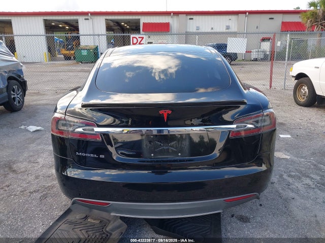 Tesla 2014 2014 5YJSA1H17EFP63795 Image 16