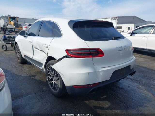 2016 PORSCHE MACAN WP1AB2A53GLB42628 Photo 2