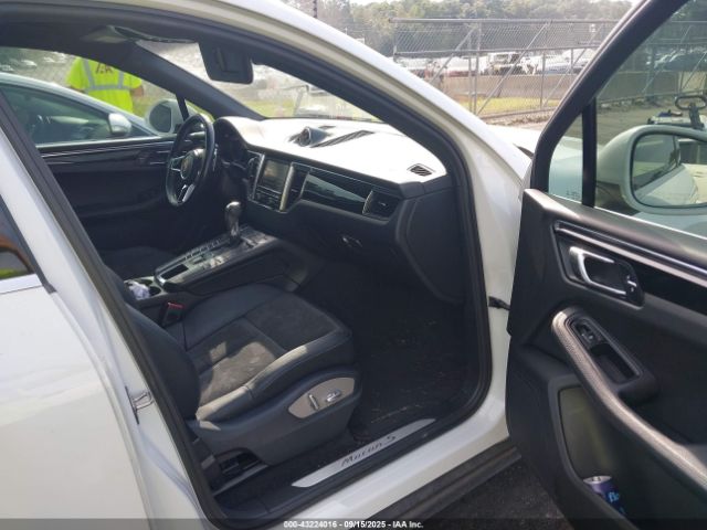 2016 PORSCHE MACAN WP1AB2A53GLB42628 Photo 4