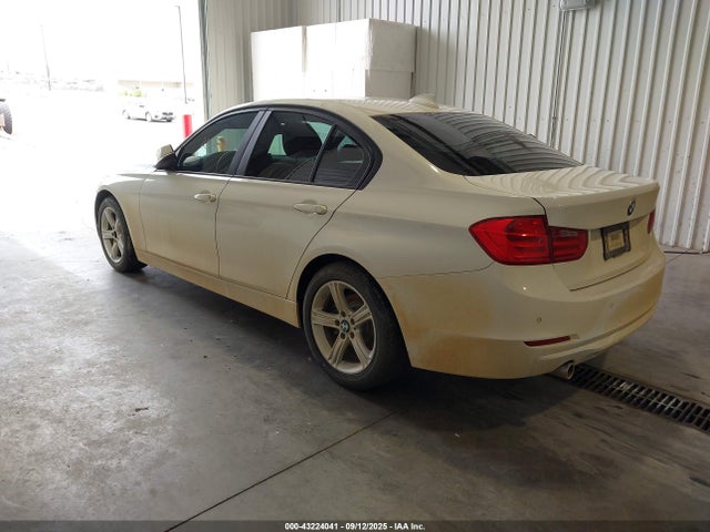 BMW 2014 2014 WBA3D3C55EF099345 Image 3