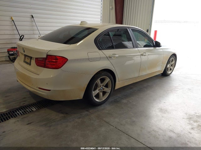 BMW 2014 2014 WBA3D3C55EF099345 Image 4