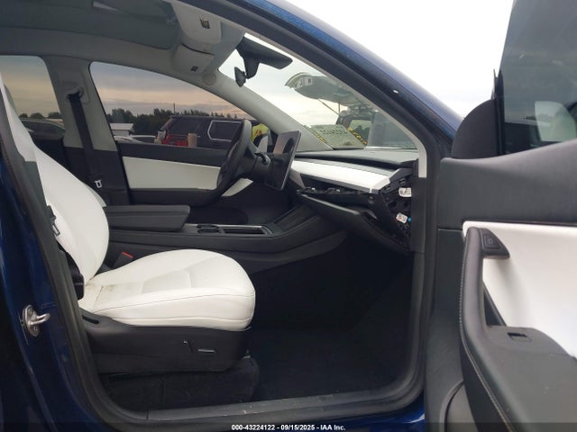 2021 TESLA MODEL Y 5YJYGDEFXMF194711 Photo 4