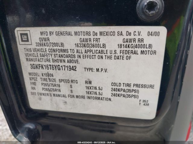 2000 GMC YUKON XL 1500 3GKFK16T6YG171942 Photo 8