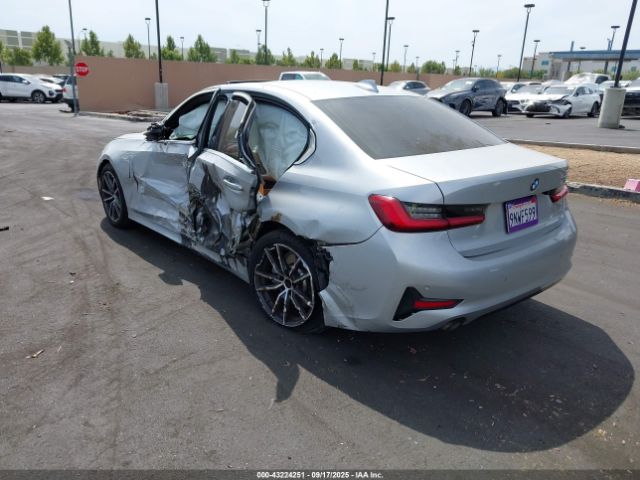 2021 BMW 3 SERIES WBA5P7C02MFL39963 Photo 2