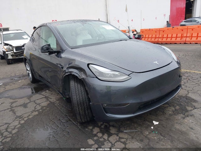 2023 TESLA MODEL Y 7SAYGAEE8PF919462 Photo 0