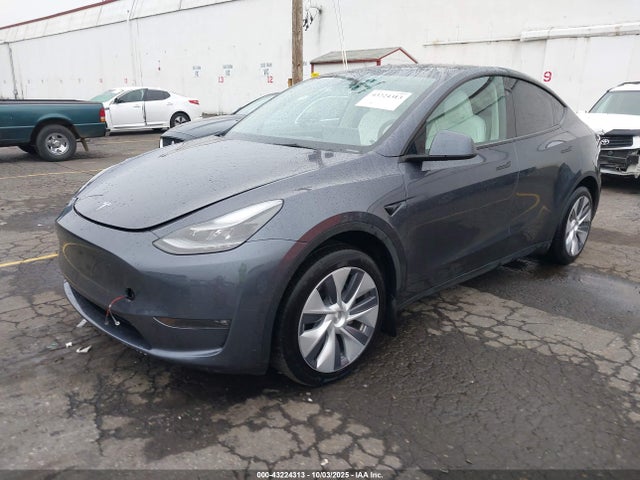2023 TESLA MODEL Y 7SAYGAEE8PF919462 Photo 1