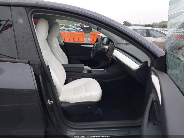 2023 TESLA MODEL Y 7SAYGAEE8PF919462 Photo 4
