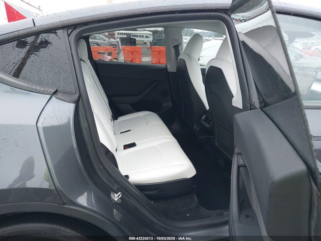 2023 TESLA MODEL Y 7SAYGAEE8PF919462 Photo 7