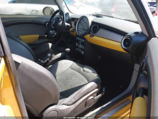 2007 MINI COOPER WMWMF33547TT56563 Photo 4