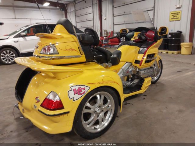 2010 HONDA GL1800 1HFSC47G8AA904528 Photo 3