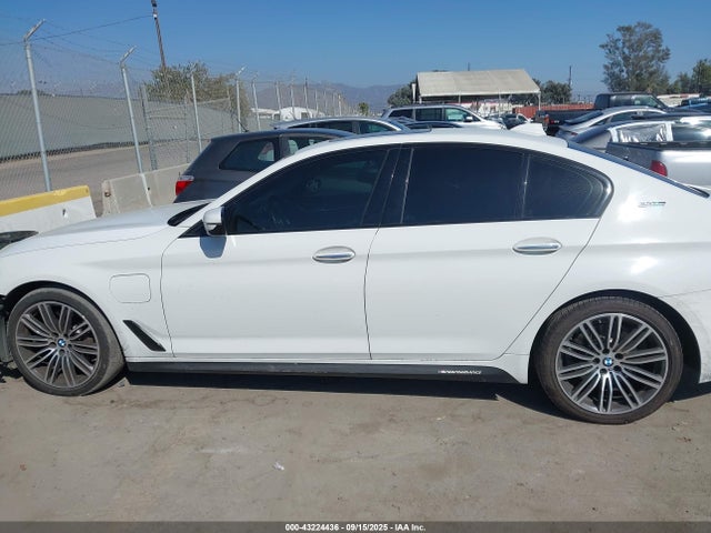 WBAJA9C54JB032692 BMW 530e Iperformance