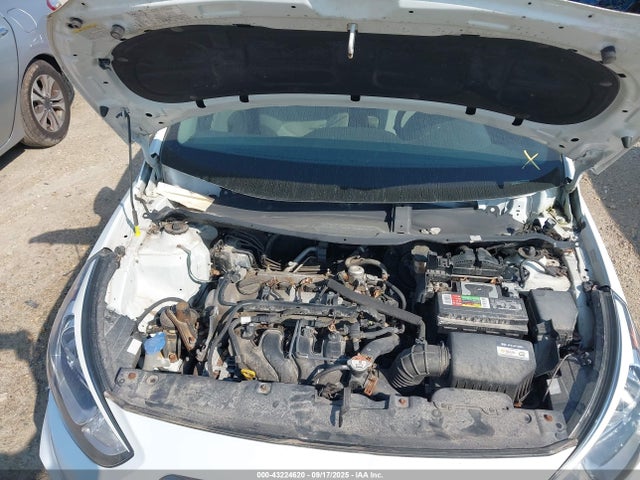 KMHCT5AE5HU306199 Hyundai Accent