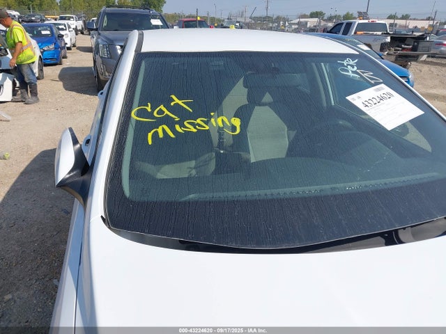 KMHCT5AE5HU306199 Hyundai Accent