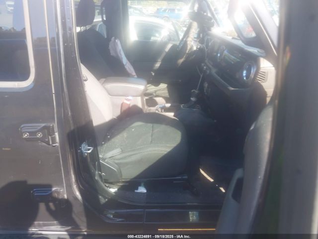 2018 JEEP WRANGLER UNLIMITED 1C4HJXEN8JW145282 Photo 4