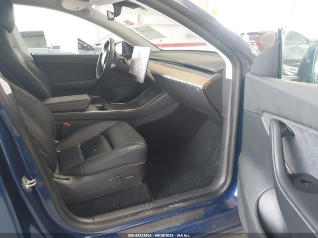 2021 TESLA MODEL Y 5YJYGDEE7MF066806 Photo 4