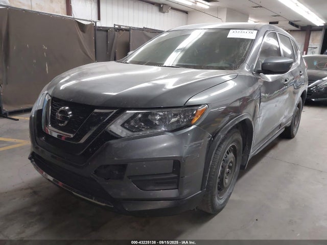 Nissan 2017 2017 JN8AT2MT2HW392987 Image 2