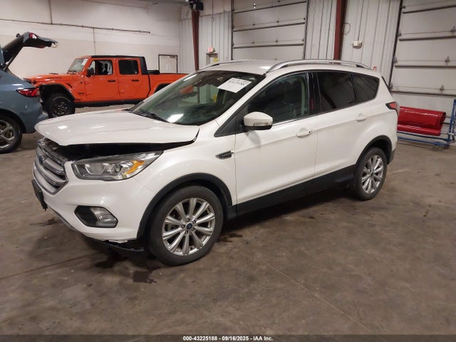 1FMCU0J96HUC25652 Ford Escape