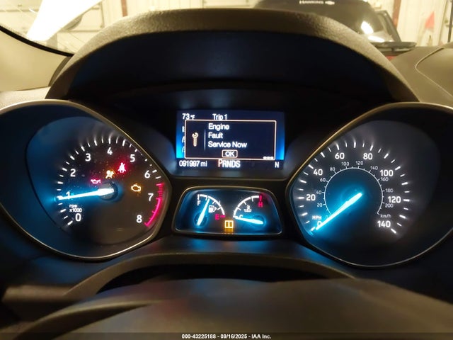 1FMCU0J96HUC25652 Ford Escape