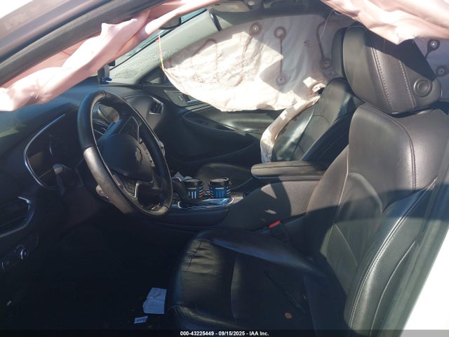 2017 CHEVROLET MALIBU 1G1ZE5ST5HF244225 Photo 4