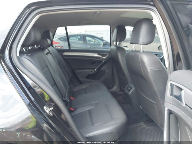 3VW217AU6FM018960 Volkswagen Golf