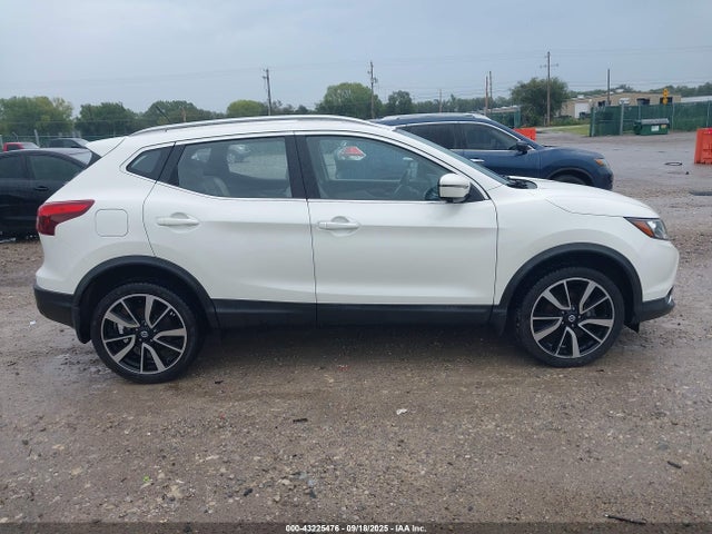 JN1BJ1CP4HW033146 Nissan Rogue Sport Sl