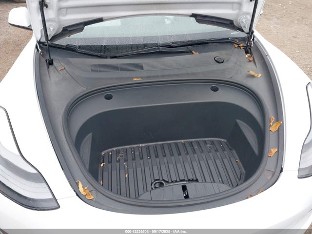 5YJ3E1EA2MF989576 Tesla MODEL 3