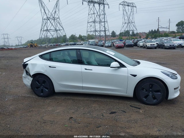 5YJ3E1EA2MF989576 Tesla MODEL 3
