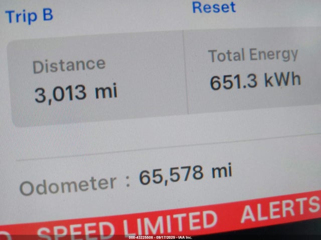 5YJ3E1EA2MF989576 Tesla MODEL 3