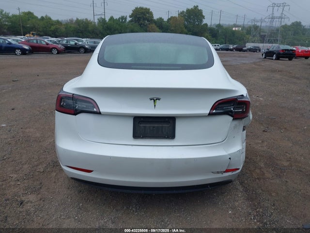 5YJ3E1EA2MF989576 Tesla MODEL 3