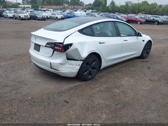 5YJ3E1EA2MF989576 Tesla MODEL 3