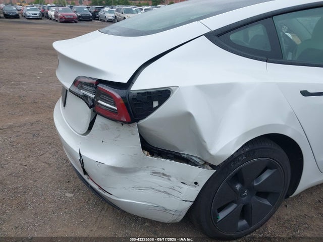 5YJ3E1EA2MF989576 Tesla MODEL 3