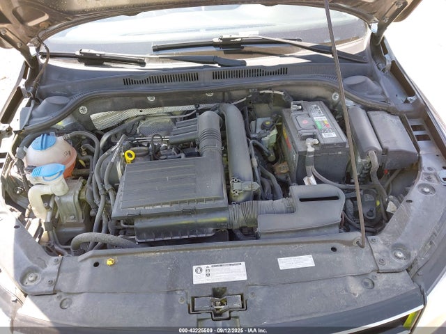 3VW2B7AJ2JM223865 Volkswagen tsi